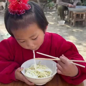 А кому мукбанги? Childhood canteen