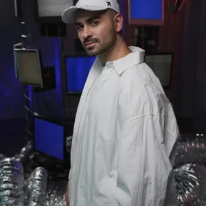 Саша Санта